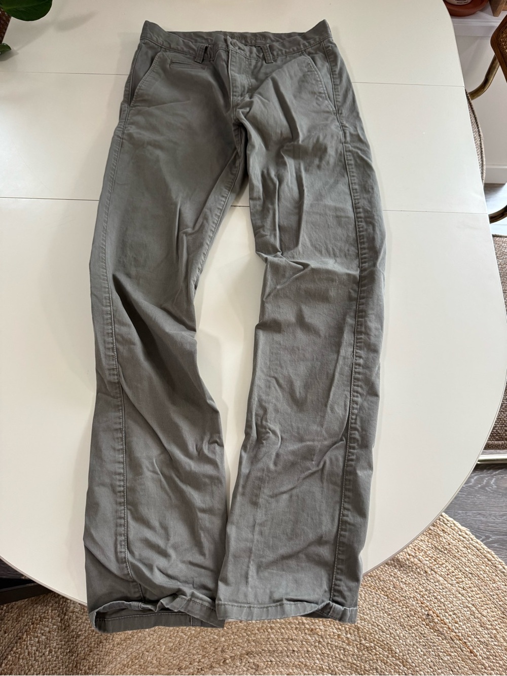 Country Road Men’s Khaki Green straight leg Chinos
